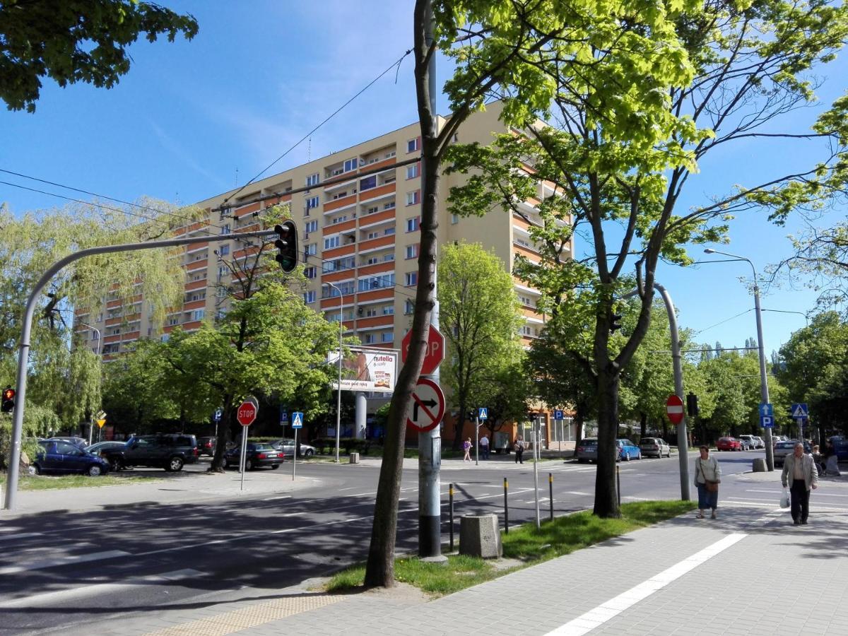 Apartment Center *